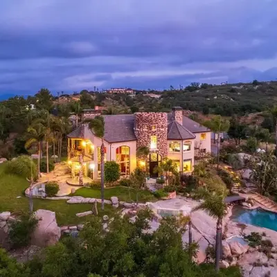 Secluded Boulder Groves Resort Getaway!