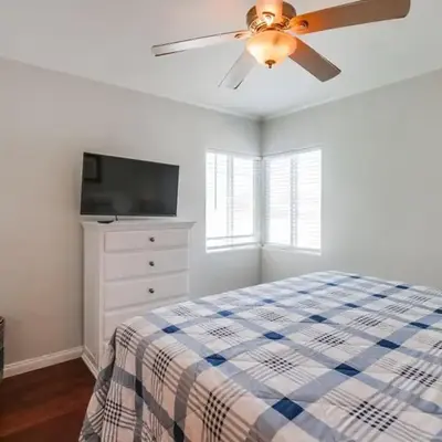 Manhattan Shores 1B