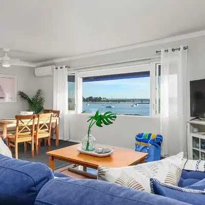 Bayfront 1-BR with Stunning View Steps to the Sand