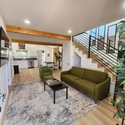 Best Location pet friendly Home just renovated