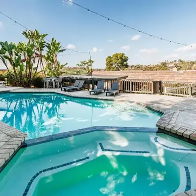 5BR Oasis with Pool