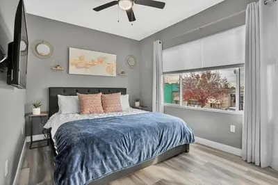 Gallery image of 2-Bedrooms-2-Balconies-Walk-2-Everything-WD in San Diego