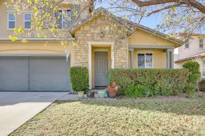 a house with a driveway and a garage at 14 Mi to Old Town Temecula Luxe Fallbrook Home! in Fallbrook