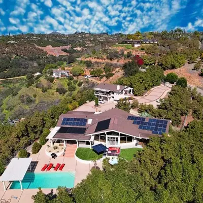 Hilltop Villa & Guesthouse