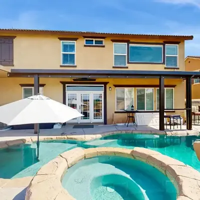 Outdoor Oasis with Pool and Hot Tub Perris Getaway