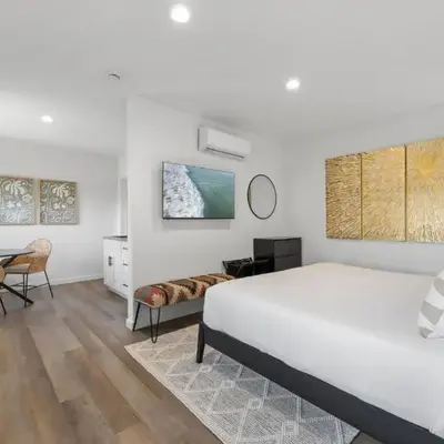 South O Bungalow 11 - Luxury King Suite + Patio