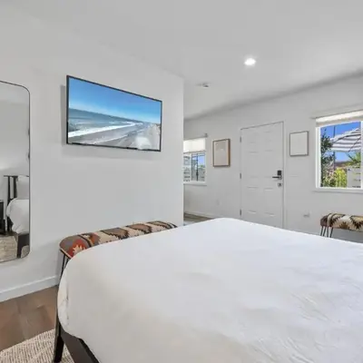 South O Bungalow 10 - Premium Deluxe King Studio + Patio