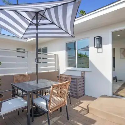 South O Bungalow 3 - Deluxe Queen Studio + Patio