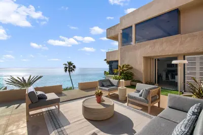 a house with a view of the ocean at La Jolla Suite with Ocean View Patio in San Diego