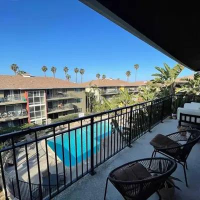 beachside condo in the heart of Bird Rock La Jolla