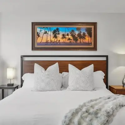 Sail Bay Luxury Retreat With Private Spa and Rooftop Bay View