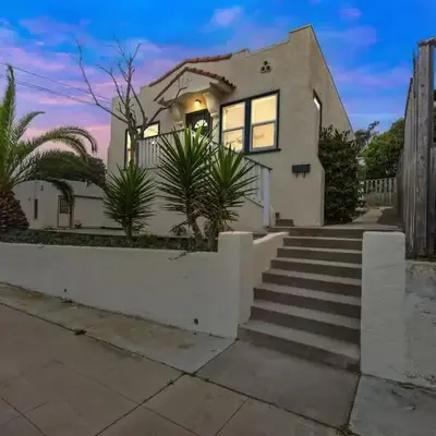 Cozy Ocean Beach Bungalow
