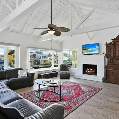 Grand Canal Getaway - Balboa Island