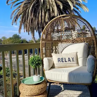 Bright & Quiet 1-Bed Condo with Balcony