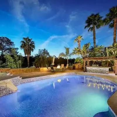 Serene hillside oasis with pool - 20 min to beach