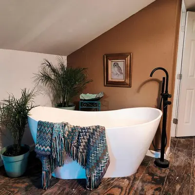 Gallery image of Pet Friendly Impressive Safari Tent with Hot-tub in Rainbow, California in Rainbow