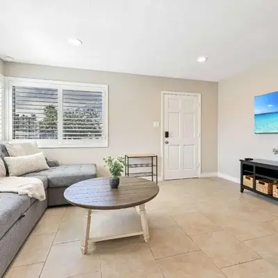 2 Homes in 1 Sleeps 18 10 Min to Zoo and Beach