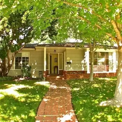 Sunny Gardens A Classic La Jolla Beach Home Close to Wind n Sea Beach