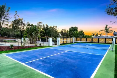 an image of a tennis court at The Grand Vista Getaway in Vista