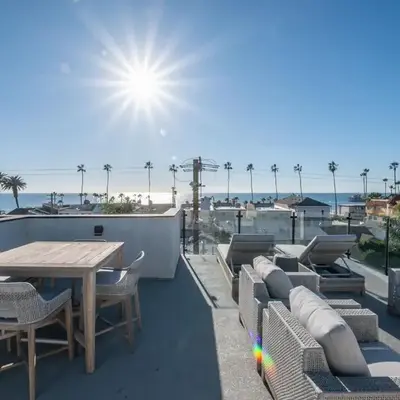 Ocean View Roof Deck - Walk to the Beach & Pier