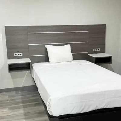 Broadway Inn and Suites