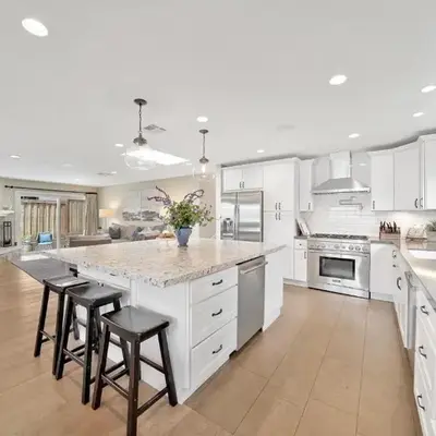 Monthly 4BD4BA LuxuryHot TubPool TableYard