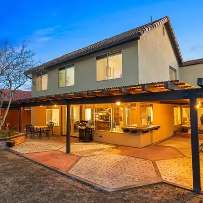Mira Mesa Family Retreat 4BR with Balcony and Firepit
