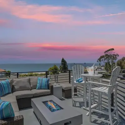 Penthouse Steps from Victoria Beach 180 degree ocean views