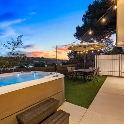 Dog-Friendly House with Hot Tub