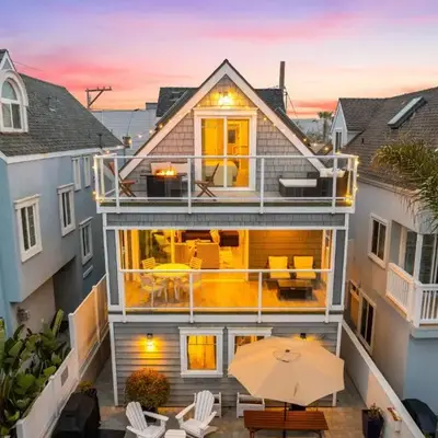 Ocean Breeze and Rooftop Views Steps to Surf and Sun