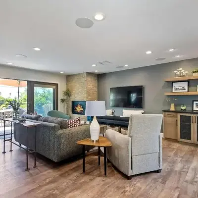 Fresh & Modern 3BR - Just Blocks from Beach