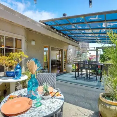 Serene Coastal Home Sleeps 8 - 1 Mile from Beach