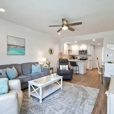La Costa Gem - Condo for 3