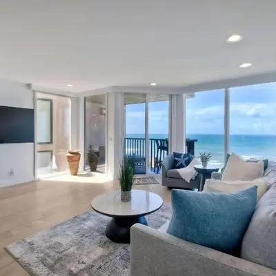 Solana Sunset - Stunning Beachside Retreat for 4