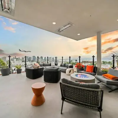 King Bed + Fire Pit | Top Floor w/ Epic Views