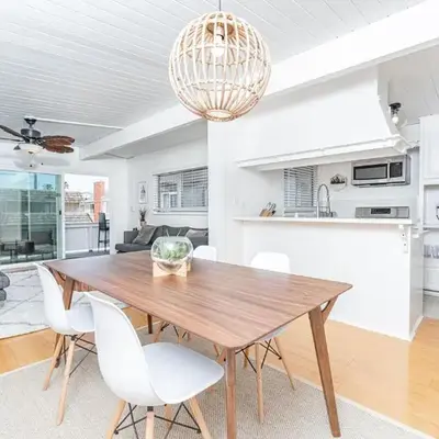 Upgraded Pet-Friendly Home Steps From Popular 40Th St Beach By Beachview Rentals