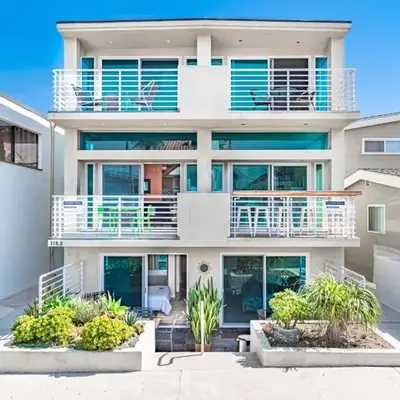Modern Oceanview Tri-Level Condo Steps From The Beach By Beachview Rentals