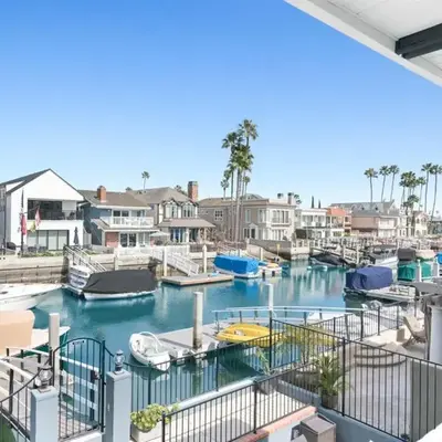 Stylish 3Br Bayfront Home W Balcony And Waterfront Views By Beachview Rentals