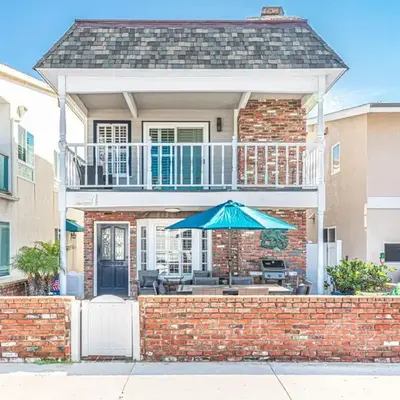 Roomy 2Br W Large Patio