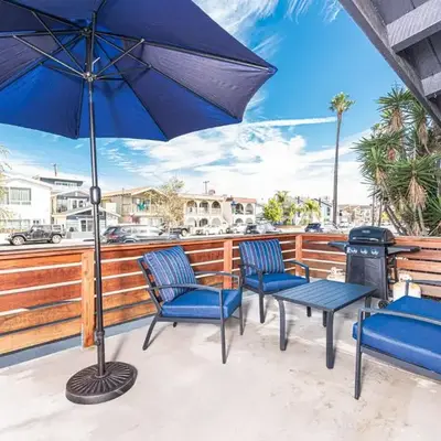 Stylish 2Br Cottage W Large Patio