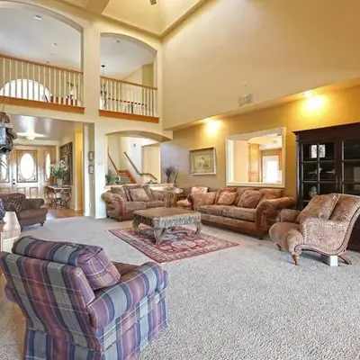 Lakeside Mansion Waterfront 34 beds Boat ramp