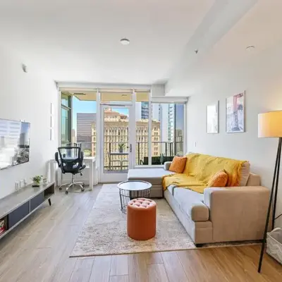 NEW Upscale Downtown San Diego Stay Queen Bed Pool & Sauna