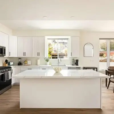 Ocean Beach Getaway with Peek Views