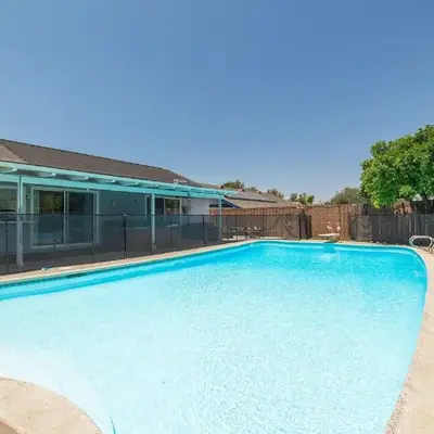 Backyard Oasis Private Villa Pool Hot Tub