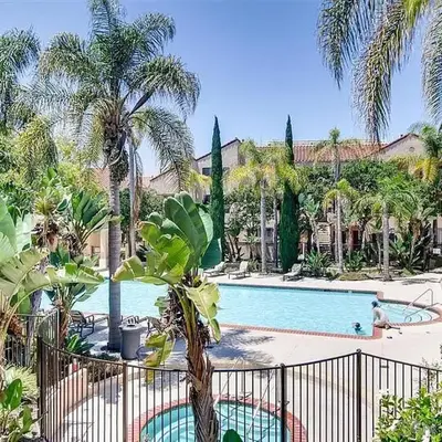 --Vacation First floor luxury condo La Jolla