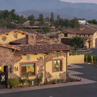 2 Homes in Bella Vista Rd by AvantStay Sleeps 8 Vineyard Views Patios in Temecula Wine Trail