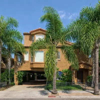 Prime Location Spacious townhome
