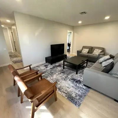 Family Fun Getaway - 3BR - Games - BBQ Patio