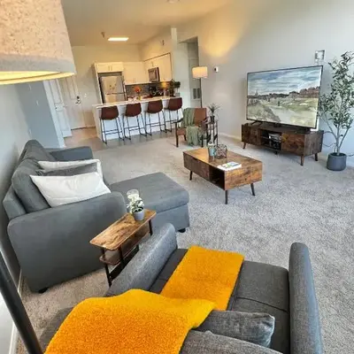 Cozy Luxurious Spacious Apt with Valley View