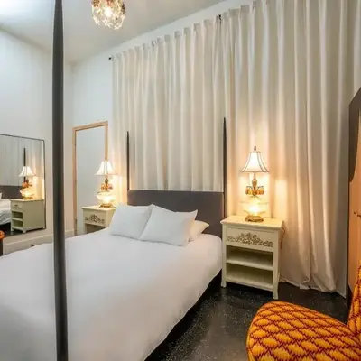 Hotel Narcissus - Room 4